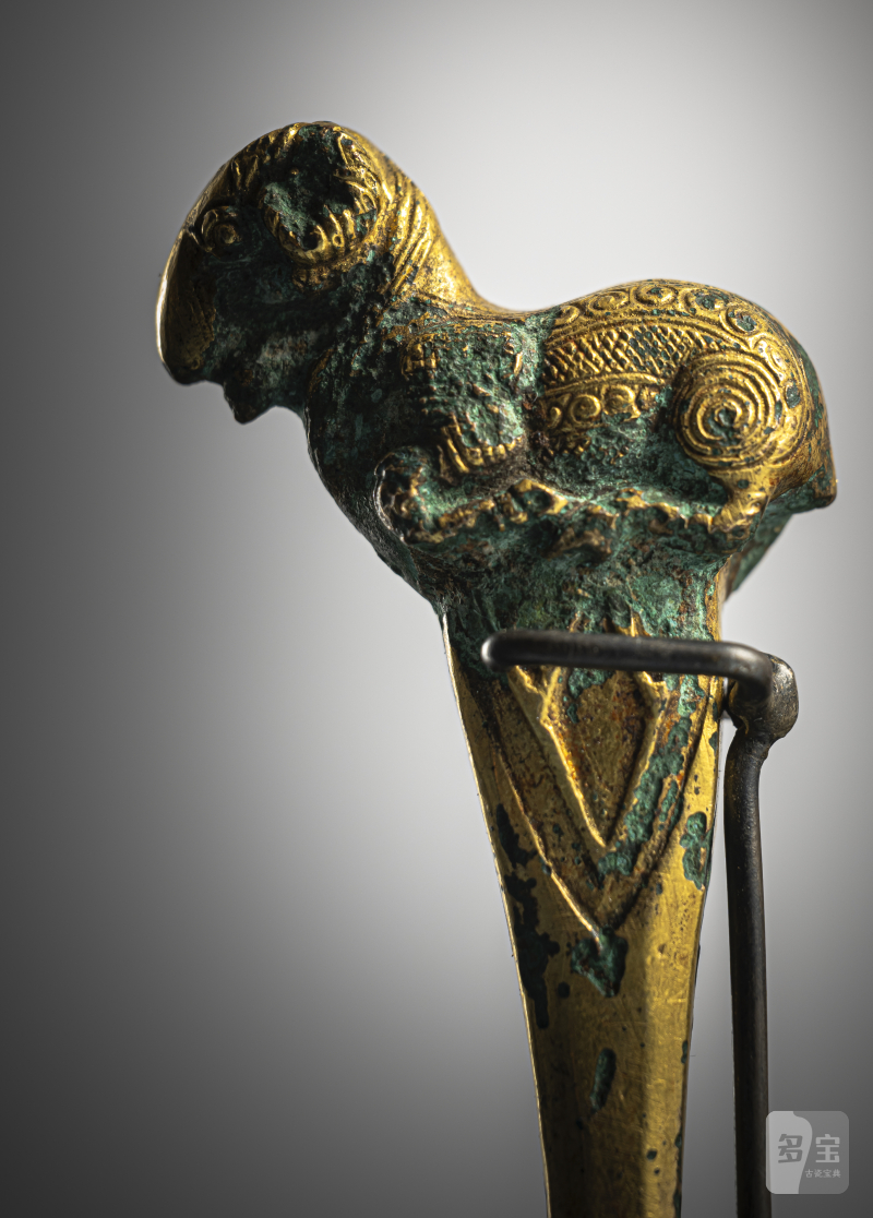 A RARE GILT-BRONZE 'RAM' ZITHER TUNING KEY - 图5